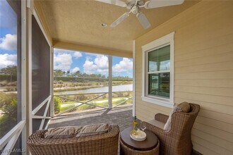 7018 Saona CT in Naples, FL - Foto de edificio - Building Photo