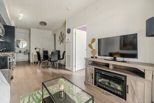 65 Lillian St in Toronto, ON - Building Photo