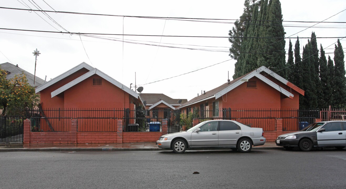 410-412 E 29th St in Los Angeles, CA - Building Photo