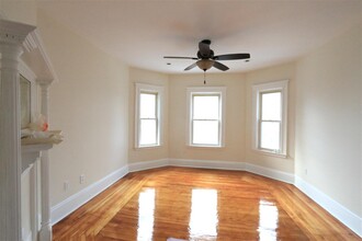 14 Bay State Ave, Unit 2 in Somerville, MA - Building Photo - Building Photo