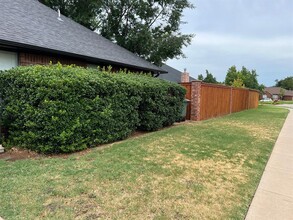 1301 Copperfield Dr in Edmond, OK - Building Photo - Building Photo