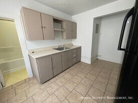 2001 1st Ave, Unit 4 in Canyon, TX - Building Photo