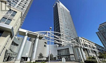 38 Lee Centre Dr in Toronto, ON - Building Photo