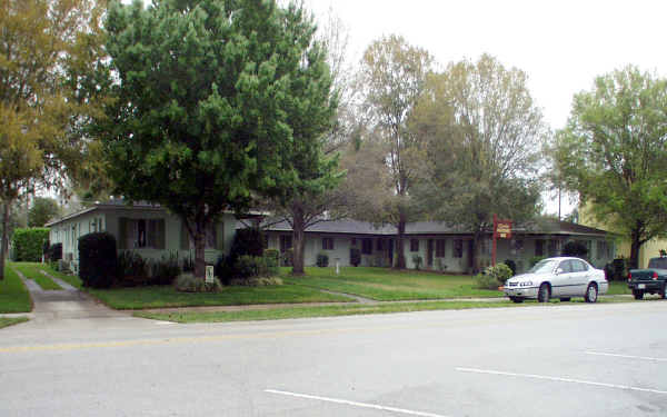 Lakeside Apartments