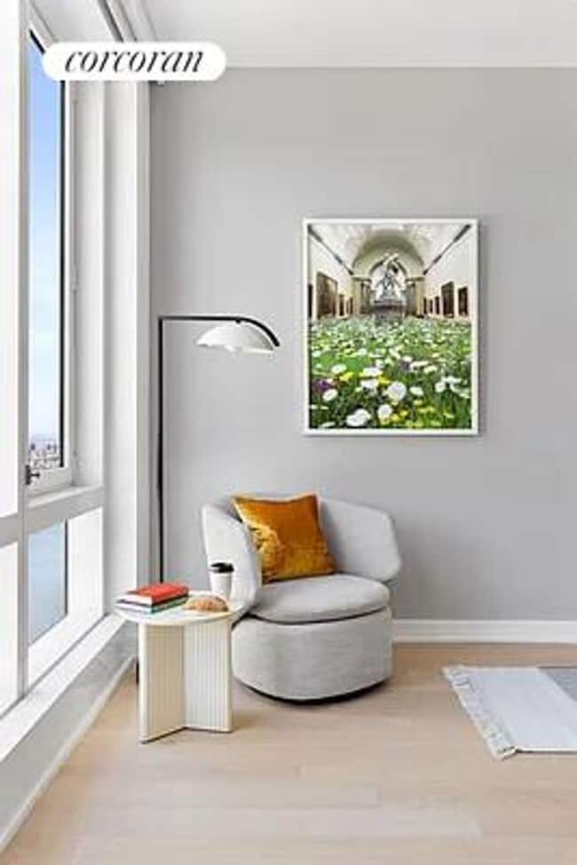 555 W 38th St in New York, NY - Building Photo - Building Photo