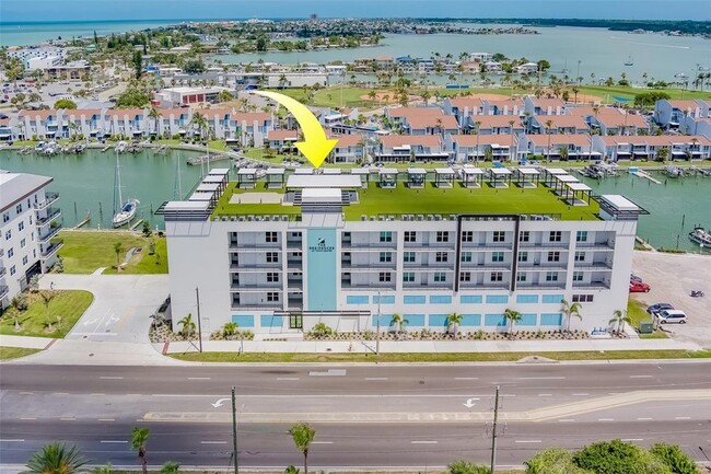 400 150th Ave, Unit 505 in Madeira Beach, FL - Building Photo - Building Photo