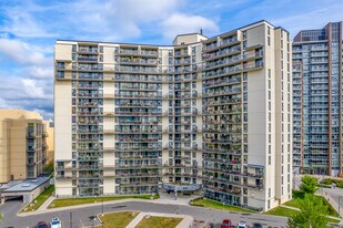Poplar Grove in Toronto, ON - Building Photo