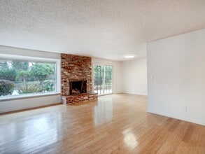 3902 NE 135th Ave in Portland, OR - Building Photo - Building Photo
