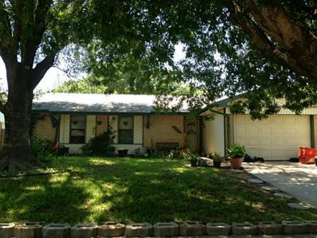 property at 1702 Nueces Dr