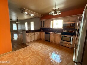 1017 Hegeman St-Unit -1st Floor in Schenectady, NY - Building Photo - Building Photo