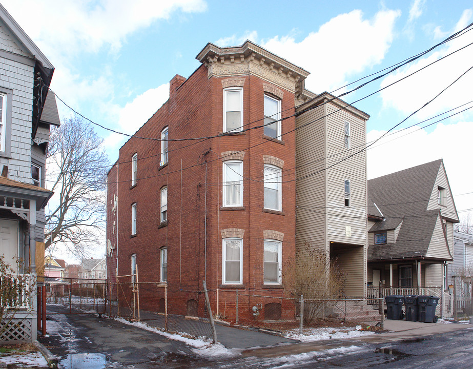 2-4 Warner St in Hartford, CT - Foto de edificio