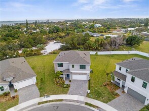 2048 NE Ocean Dunes Dr in Jensen Beach, FL - Building Photo - Building Photo