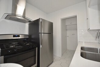 11444 Riverside Dr in Los Angeles, CA - Building Photo - Building Photo