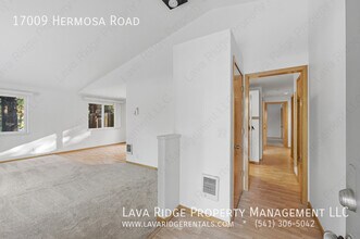 17009 Hermosa Rd in Bend, OR - Building Photo - Building Photo