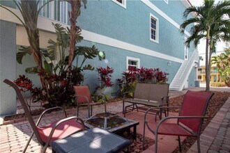 2319 Avenue C in Bradenton Beach, FL - Building Photo - Building Photo