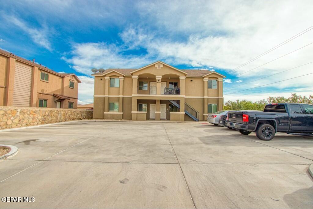 14300 Gil Reyes Dr in El Paso, TX - Building Photo