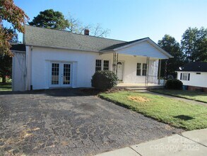 1005 E Main St in Maiden, NC - Building Photo - Building Photo