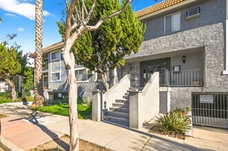 240 W Verdugo Ave in Burbank, CA - Building Photo - Building Photo