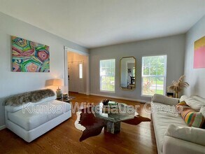 2244 Haverford Dr in Belleville, IL - Building Photo - Building Photo