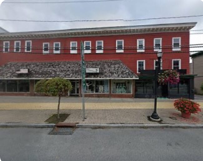 211 Genesee St, Unit 8