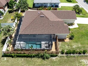 1190 Euclid Rd in Venice, FL - Foto de edificio - Building Photo