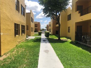 546 NW 114th Ave-Unit -104 in Miami, FL - Building Photo - Building Photo