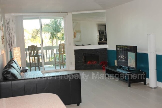 999 N Pacific St in Oceanside, CA - Building Photo - Building Photo