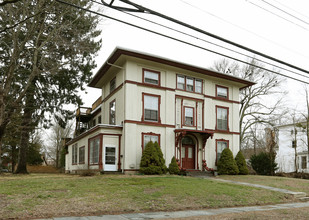 56 Broad St in Norwich, CT - Foto de edificio - Building Photo