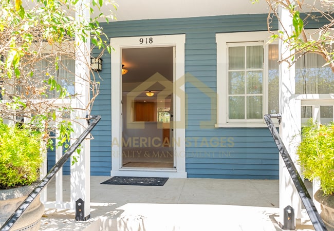 918 N Milpas St in Santa Barbara, CA - Building Photo - Building Photo