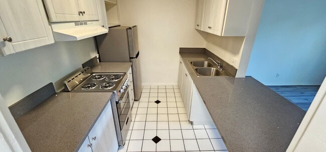 206 N Beverly Park in Los Angeles, CA - Building Photo - Building Photo