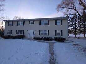 466 Appleton St, Unit 466B in Plymouth, WI - Building Photo