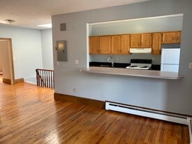 89 E Brookline St, Unit uni4 2-bed in Boston, MA - Building Photo