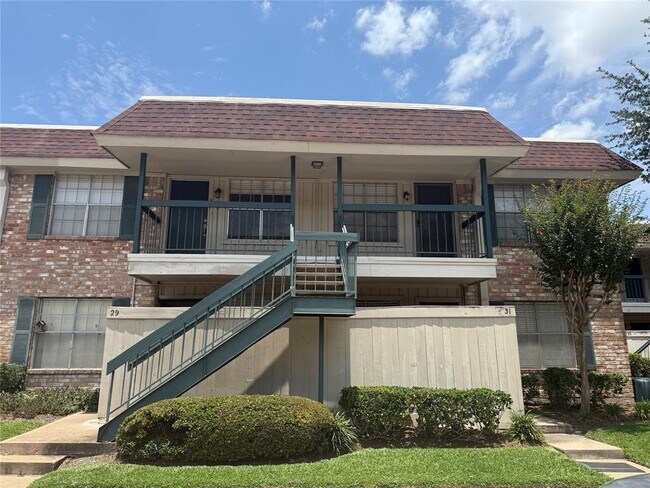 845 Augusta Dr in Houston, TX - Building Photo - Building Photo