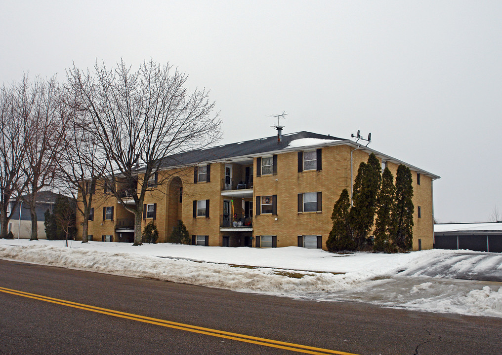 2453 Red Coach Dr in Springfield, OH - Foto de edificio