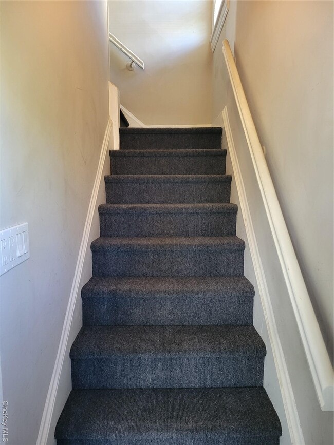 72 Sherman St in Lynbrook, NY - Building Photo - Building Photo