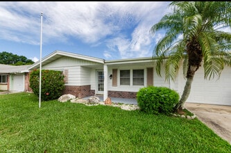 3931 Sail Dr in New Port Richey, FL - Building Photo - Building Photo