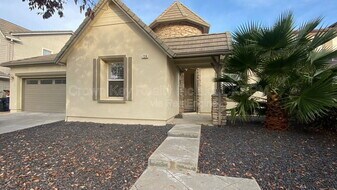 724 Shelli St in Tracy, CA - Building Photo