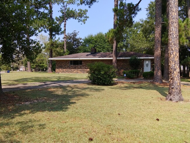 property at 801 W 8th St