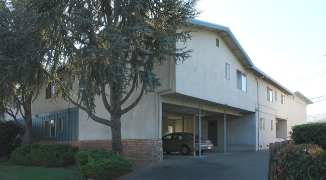 1582 Blossom Hill Rd in San Jose, CA - Foto de edificio - Building Photo