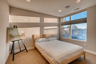 1725 Eaton St in Lakewood, CO - Foto de edificio - Building Photo