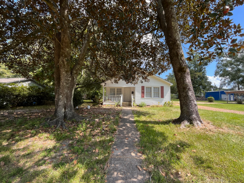 312 N Division St in Deridder, LA - Building Photo