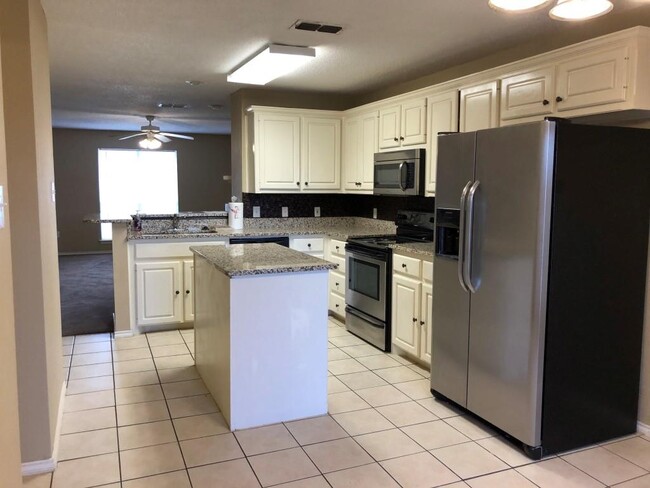 2334 78th St, Unit 2 in Lubbock, TX - Building Photo - Building Photo