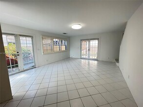 524 NW 47th Ln in Coconut Creek, FL - Building Photo - Building Photo