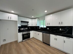 20340 Cantara St in Los Angeles, CA - Building Photo - Building Photo