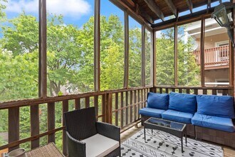 87 Browne St, Unit 2 in Brookline, MA - Building Photo - Building Photo