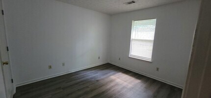 227 Franklin St in Zebulon, GA - Building Photo - Building Photo