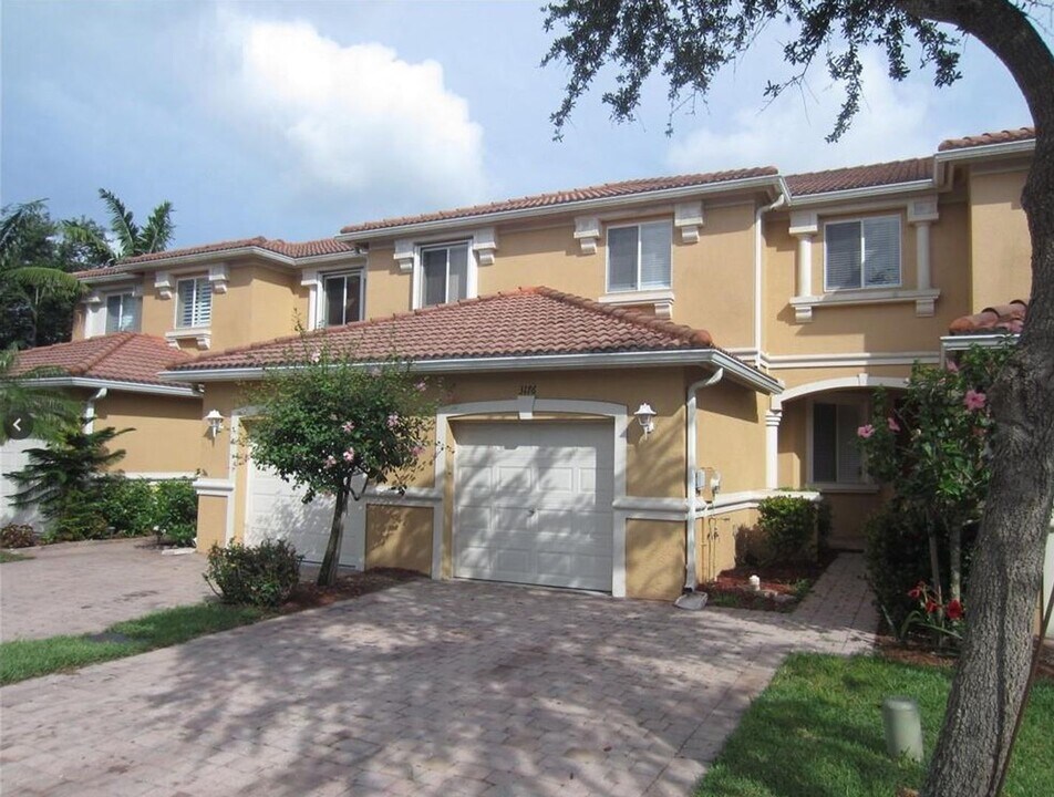 3176 Antica St in Ft. Myers, FL - Building Photo