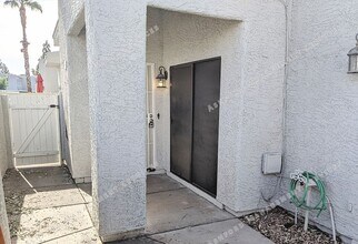 850 S River Dr in Tempe, AZ - Building Photo - Building Photo