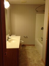 2106 Linden Trail in North Mankato, MN - Building Photo - Building Photo