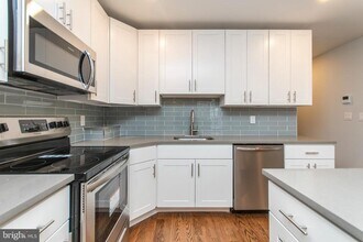 814 N Uber St in Philadelphia, PA - Building Photo - Building Photo